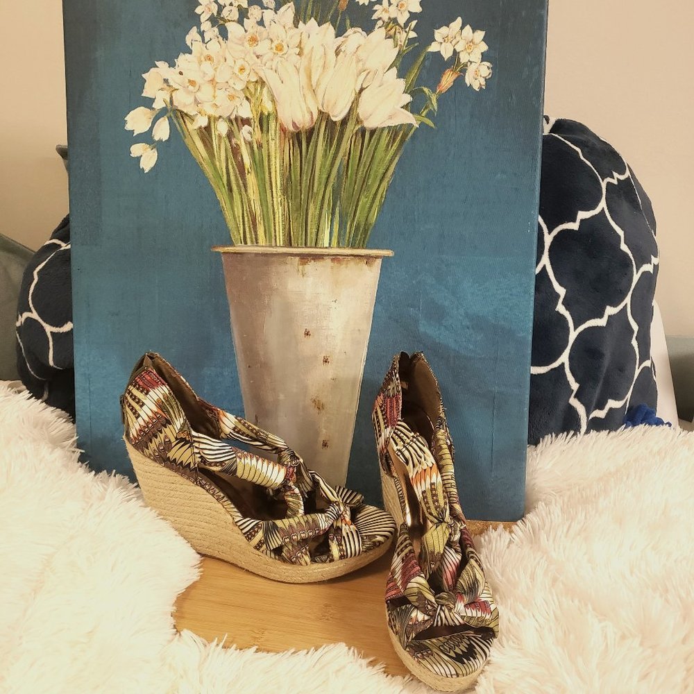 CARLOS SANTANA Open Toe Multi-Color Wedge (main color is olive green)
